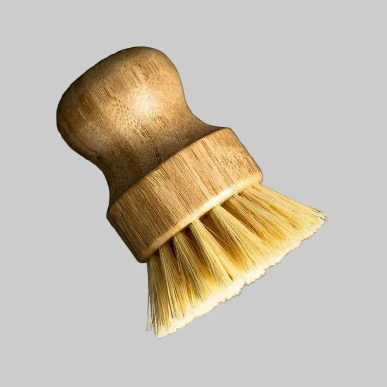 Dishwashing/vegetable brush with replaceable screw-on head