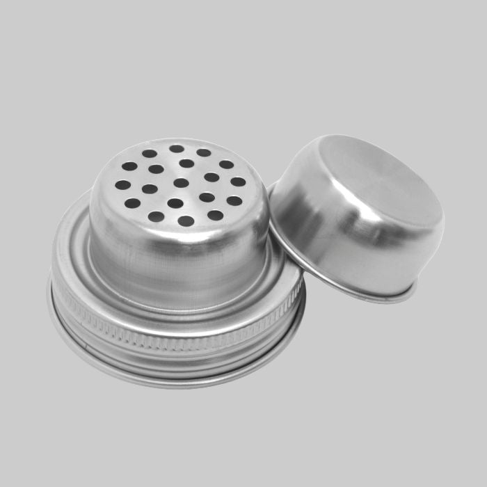 Couvercle mélangeur a cocktail et bec verseur