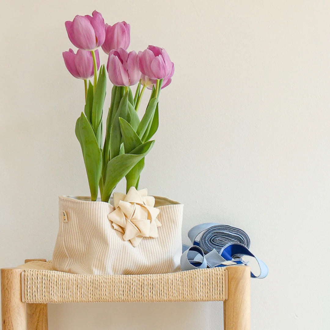 Small reversible storage basket