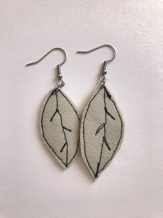 Boucles d'oreille Feuille verte - Helen Mends