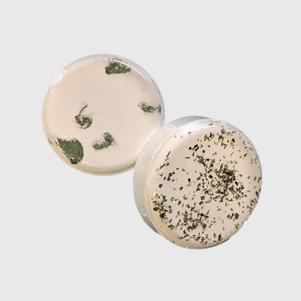 Foaming bath bombs
