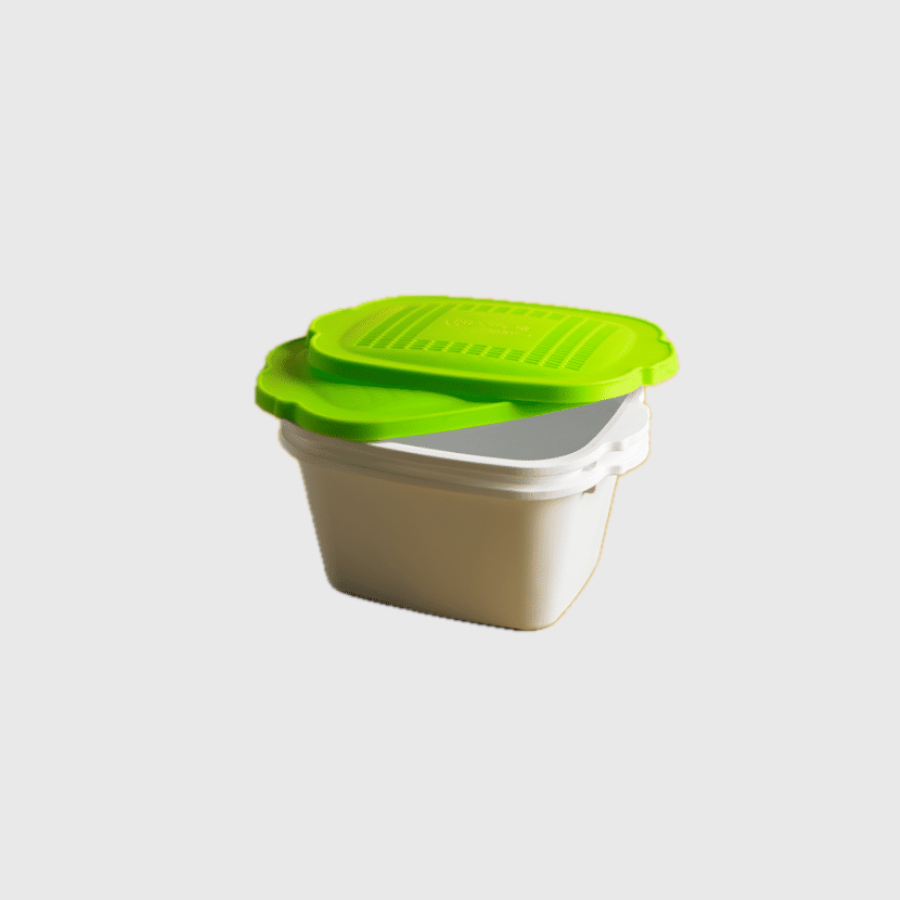 Plastic sprouter