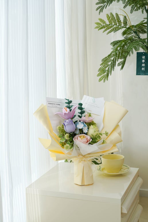 3D Plastic Flower Puzzle: Spring Bouquet